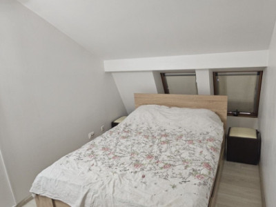 Apartament de vânzare la mansardă, 62mp utili, zona Vasile Aaron