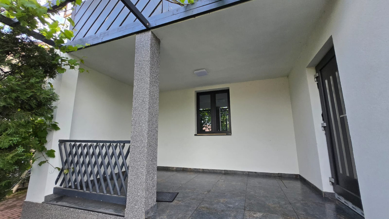 Casa individuala de vanzare In Dambul Rotund