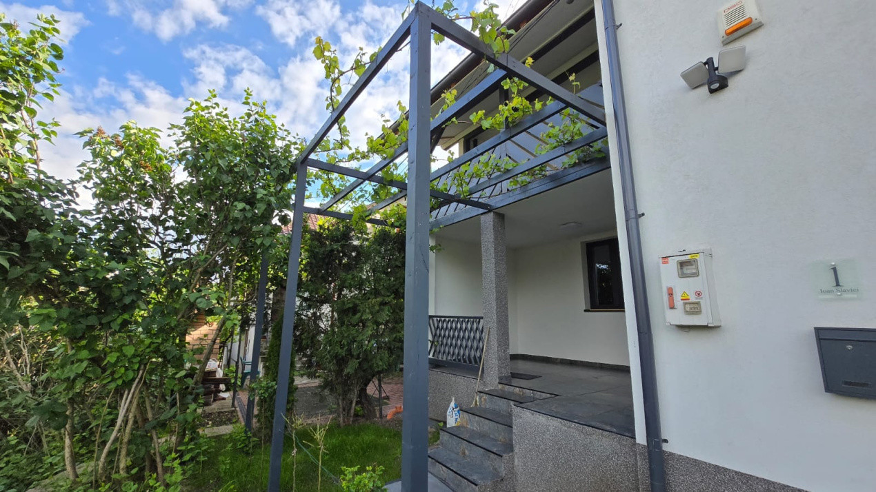 Casa individuala de vanzare In Dambul Rotund