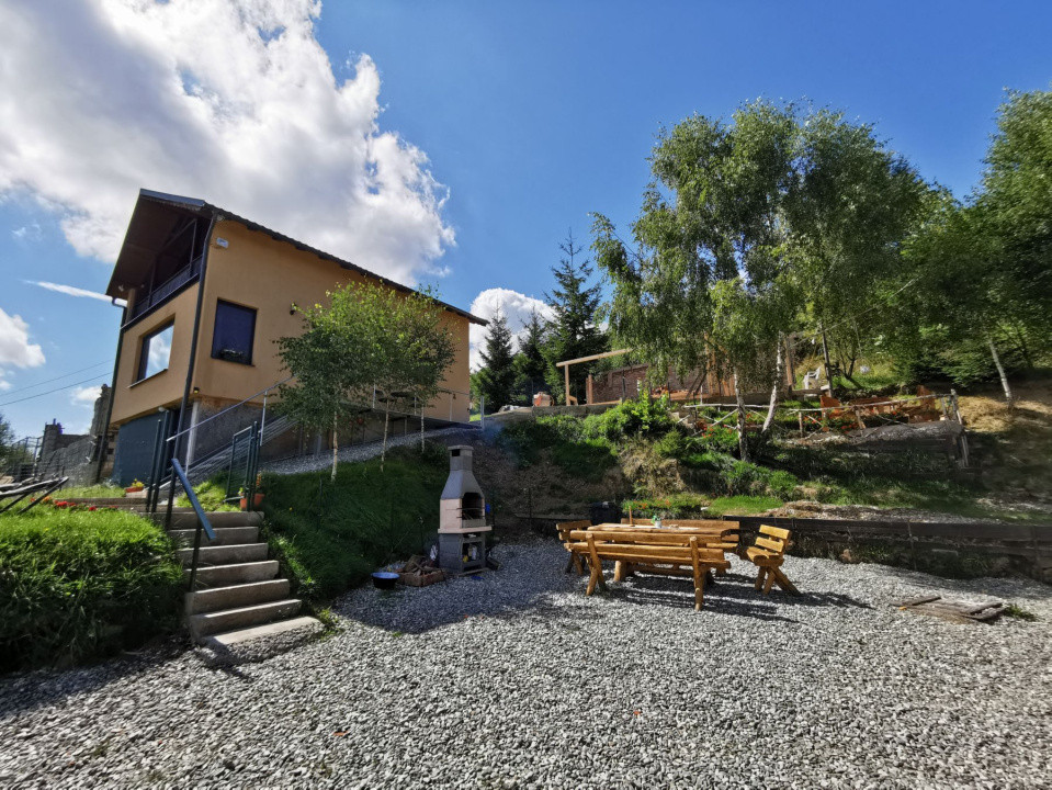 Oportunitate de investitie - pensiune de vanzare Moieciu de Jos