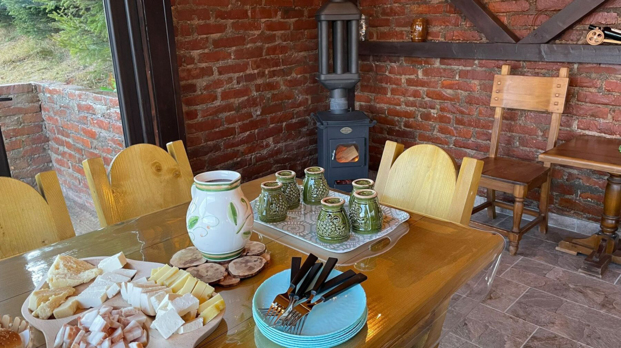 Oportunitate de investitie - pensiune de vanzare Moieciu de Jos