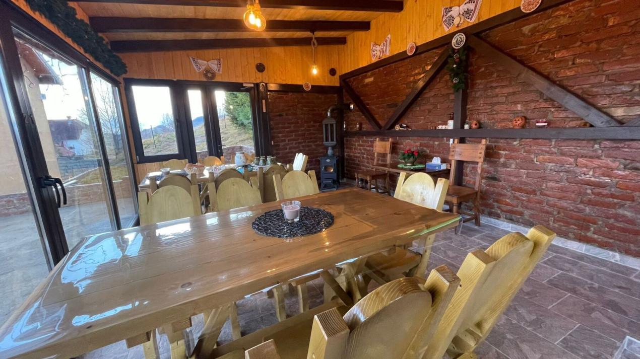 Oportunitate de investitie - pensiune de vanzare Moieciu de Jos