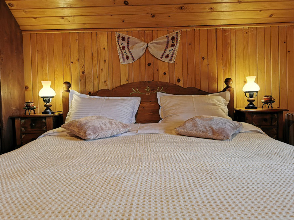 Oportunitate de investitie - pensiune de vanzare Moieciu de Jos