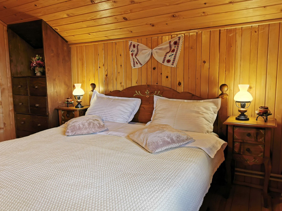 Oportunitate de investitie - pensiune de vanzare Moieciu de Jos