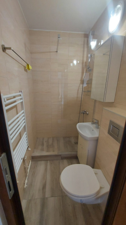 De vanzare apartament 2 camere Florilor