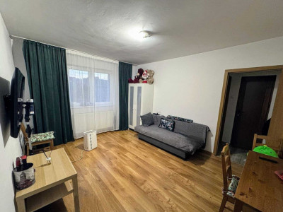 De vanzare apartament 2 camere Florilor