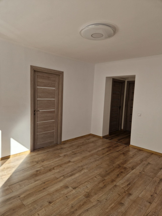 Ofertă de vânzare apart. cu 3 cam, Semicentral, 61 mp., 210000 Eur