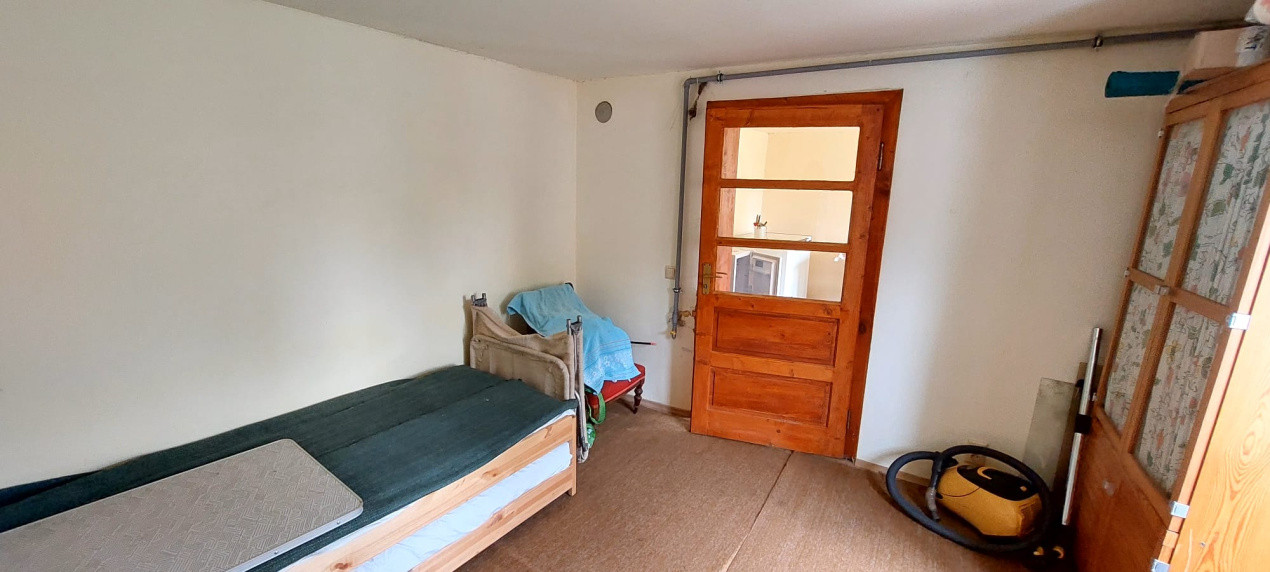 Casa 2 camere cu suprafata 50mp si teren 1300mp,în Miercurea Sibiului 