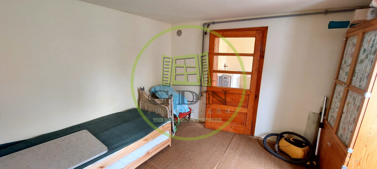 Casa 2 camere cu suprafata 50mp si teren 1300mp,în Miercurea Sibiului 