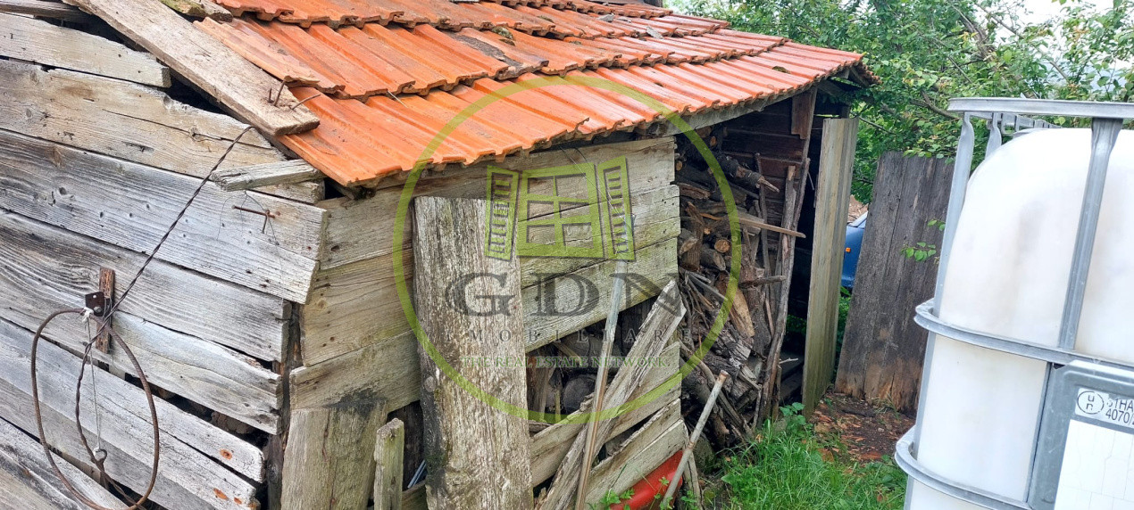 Casa 2 camere cu suprafata 50mp si teren 1300mp,în Miercurea Sibiului 