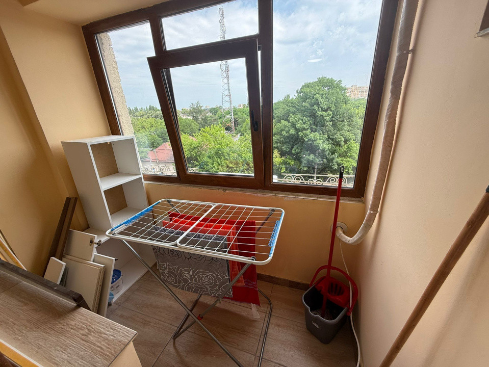 Apartament 2 camere, 49mp, decomandat, Calea Bucuresti, zona Institut. 