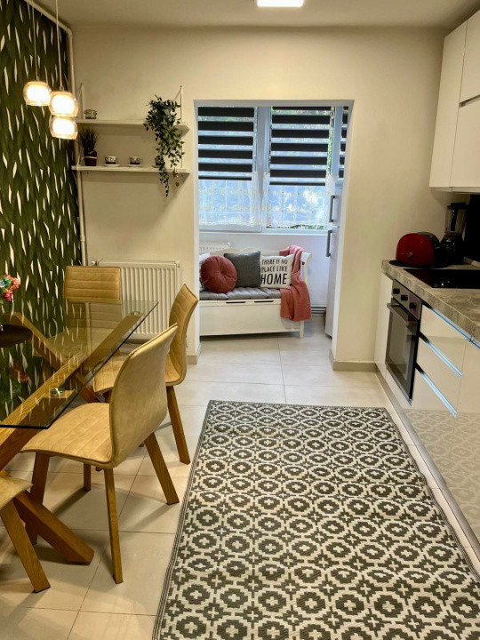 Chirie apartament 3 camere și garaj