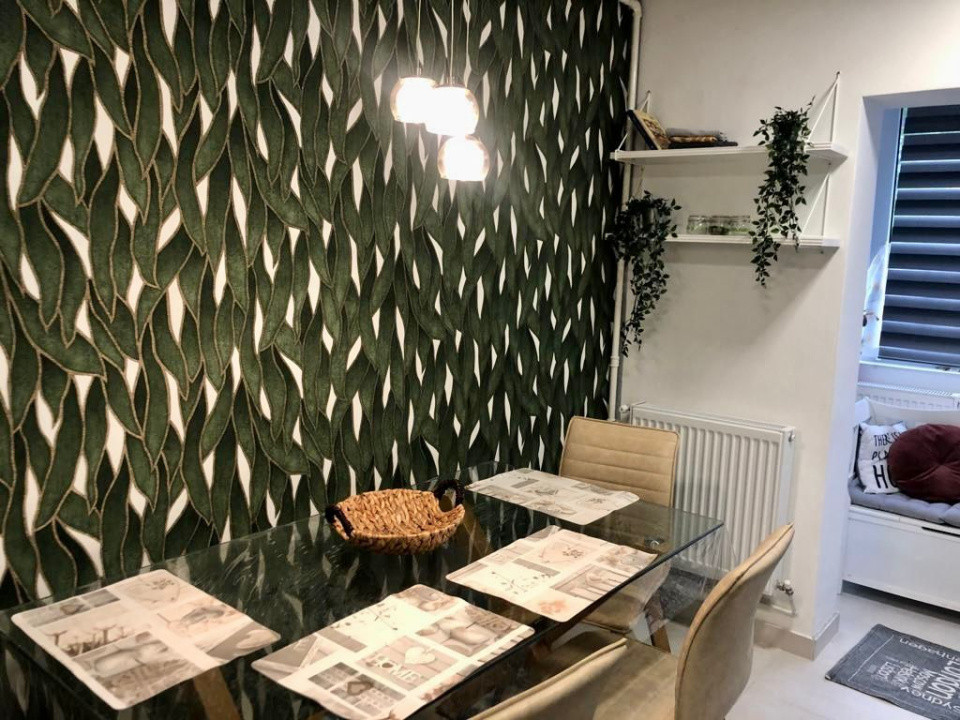 Chirie apartament 3 camere și garaj