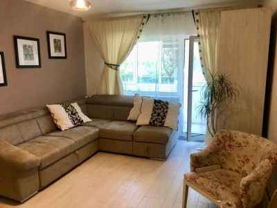 Chirie apartament 3 camere și garaj