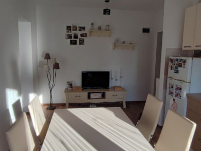 Apartament de vânzare cu 2 camere, 32mp utili, loc de parcare inclus.