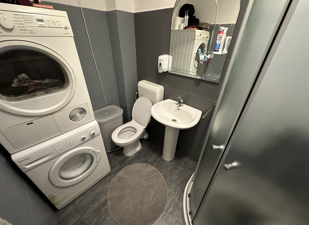Apartament de vânzare la mansardă, 35mp utili, zona Terezian