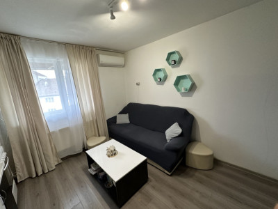 Apartament de vânzare, 2 camere, 35mp utili, zona Terezian