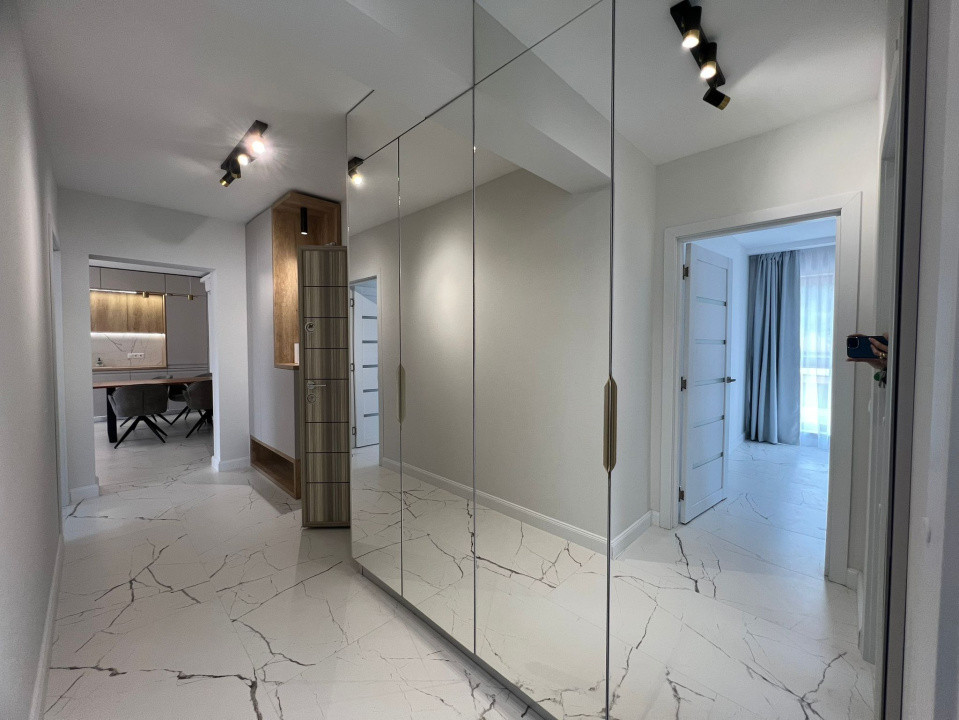 Inchiriere apartament 3 camere modern mobilat cu terasa de 10 mp