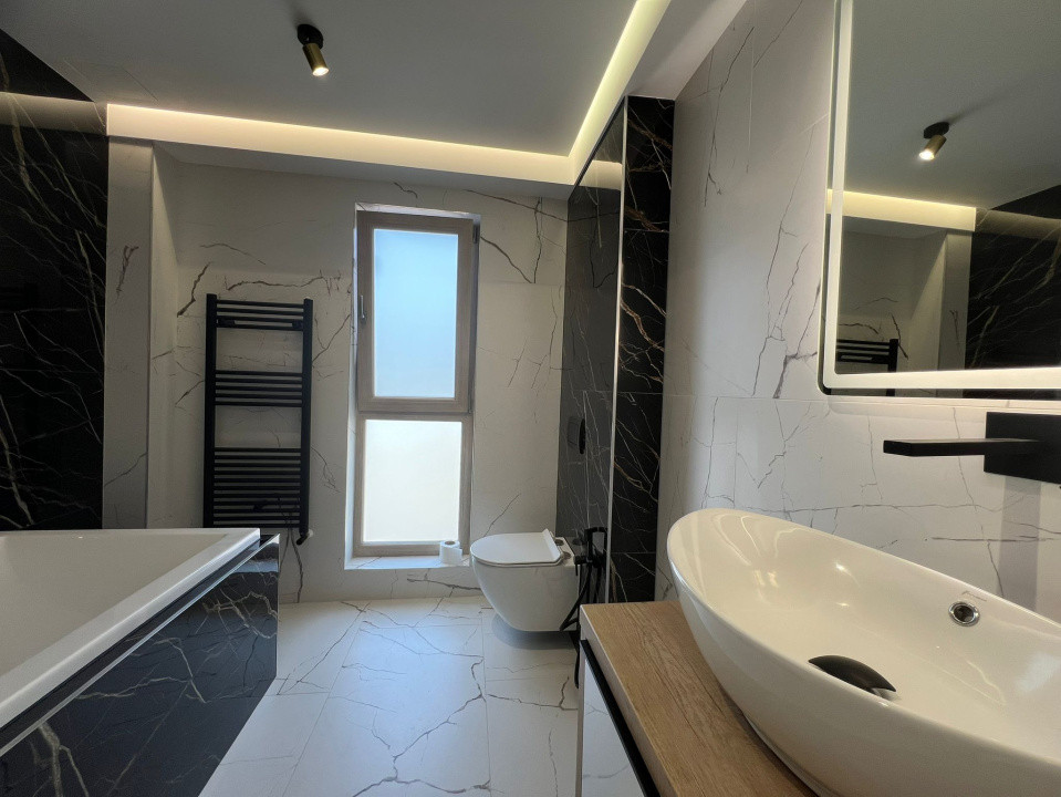 Inchiriere apartament 3 camere modern mobilat cu terasa de 10 mp