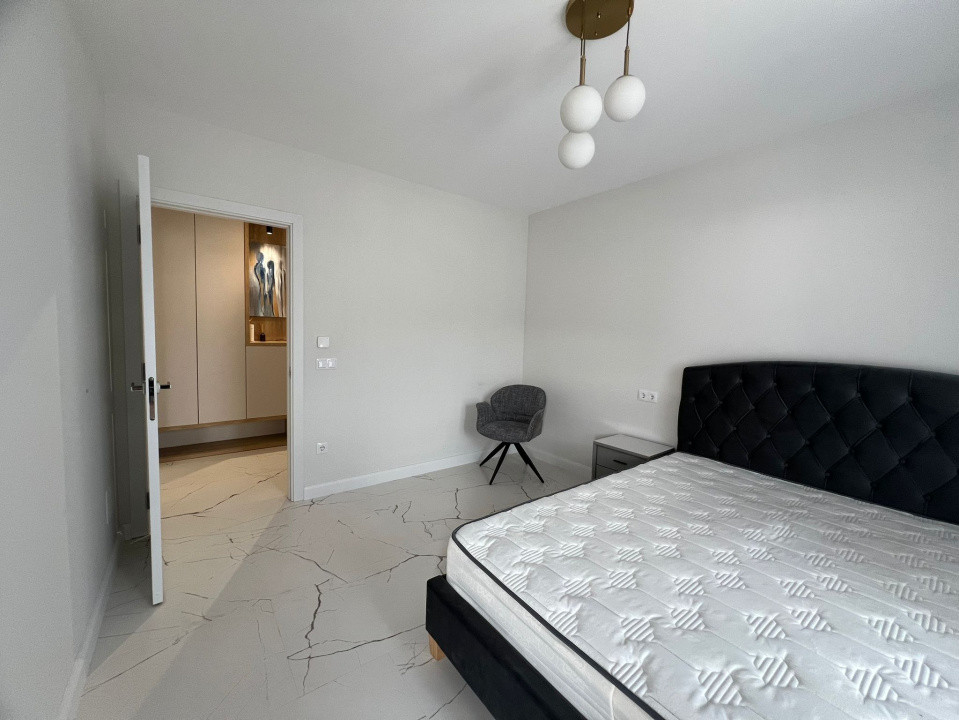 Inchiriere apartament 3 camere modern mobilat cu terasa de 10 mp