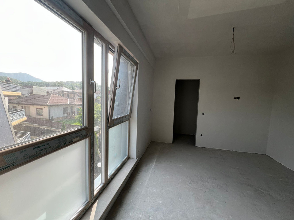 Apartament 3 camere in zona dura loc parcare inclus