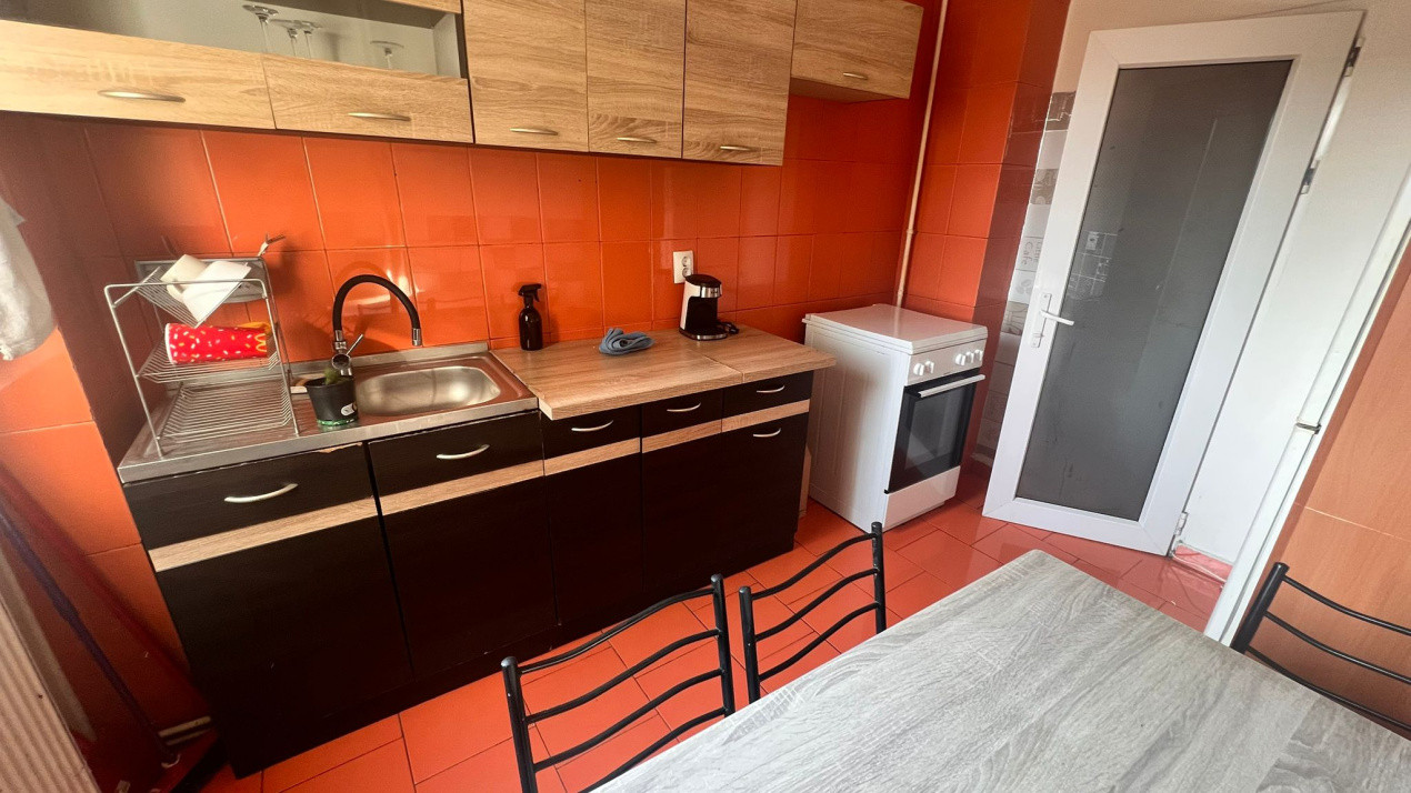 Apartament 3 camere etaj 3/4 Astra