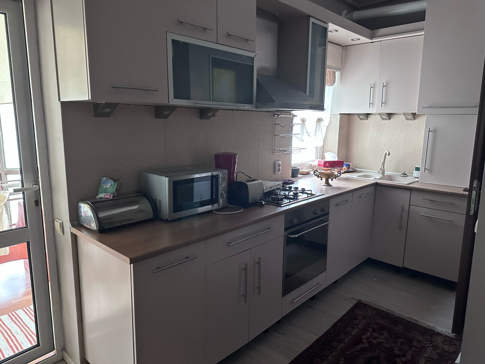 Casa de inchiriat pentru  locuinta sau birouri!