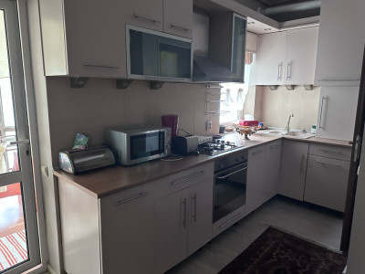 Casa de inchiriat pentru  locuinta sau birouri!