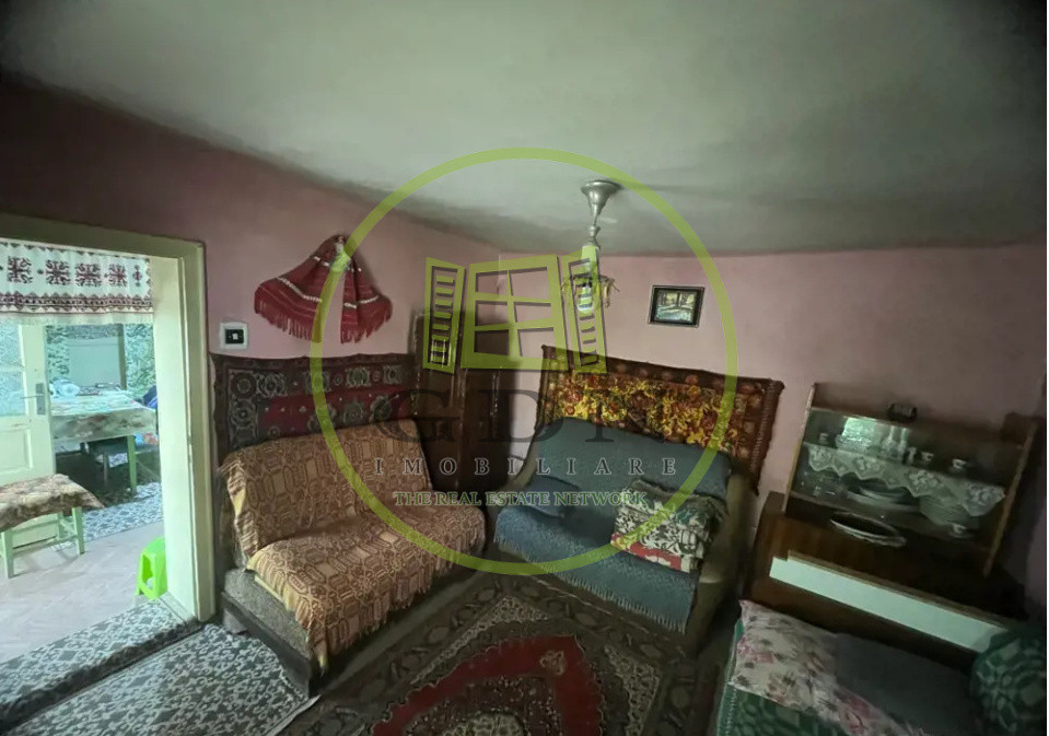 Casă individuală de vânzare | 100 mp utili | teren 2300 mp - sat Ruși 