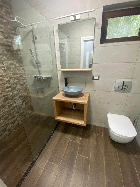 Casa individuala cu garaj 4 camere 