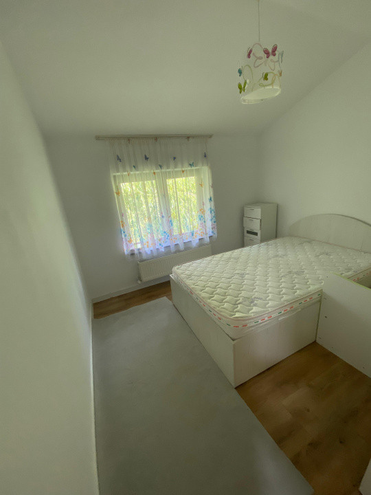 Casa individuala cu garaj 4 camere 