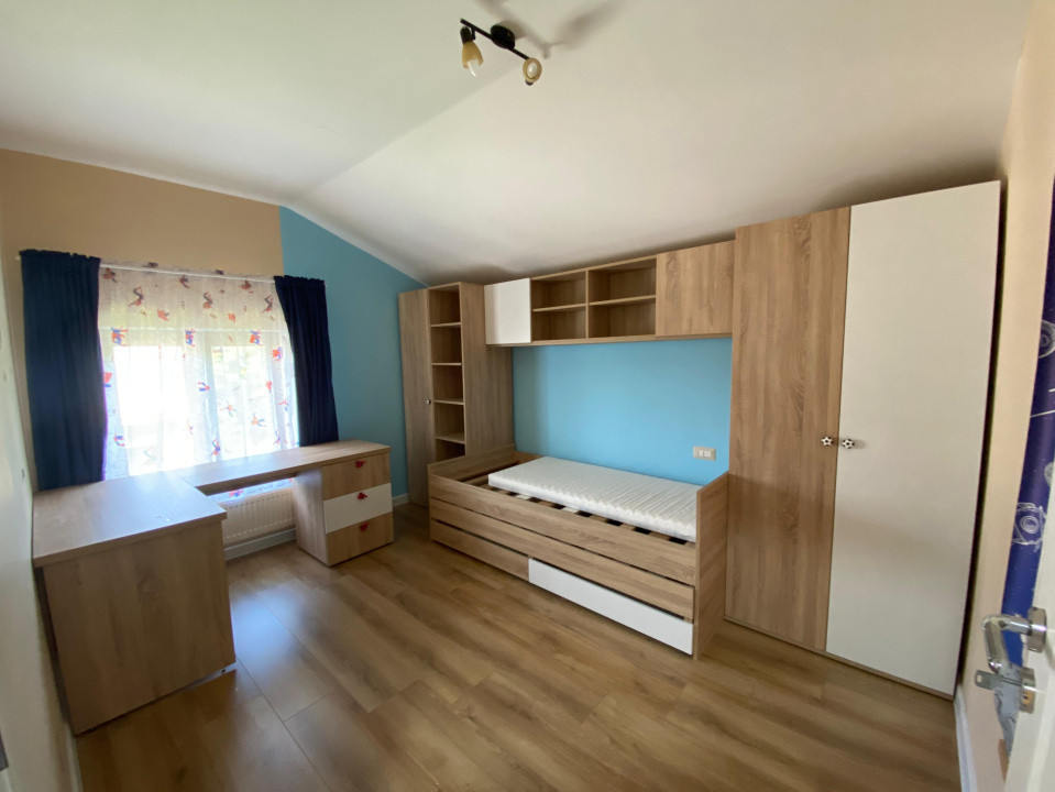 Casa individuala cu garaj 4 camere 