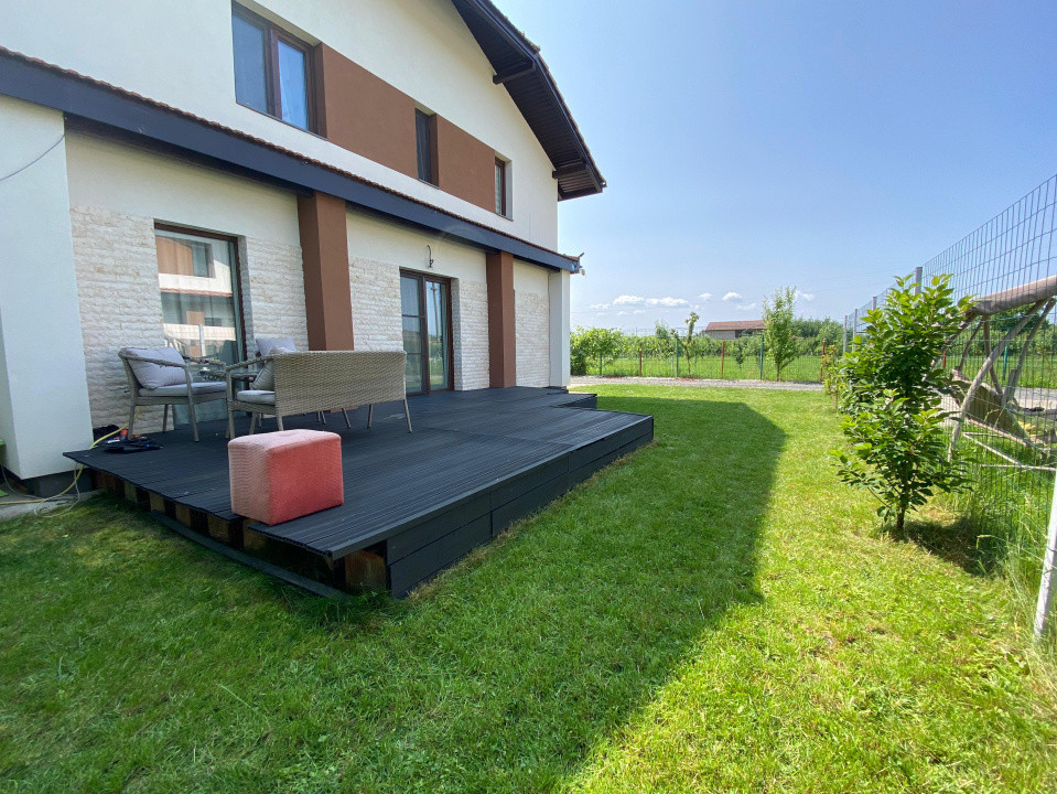 Casa individuala cu garaj 4 camere 