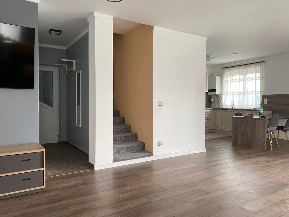 Casa individuala cu garaj 4 camere 