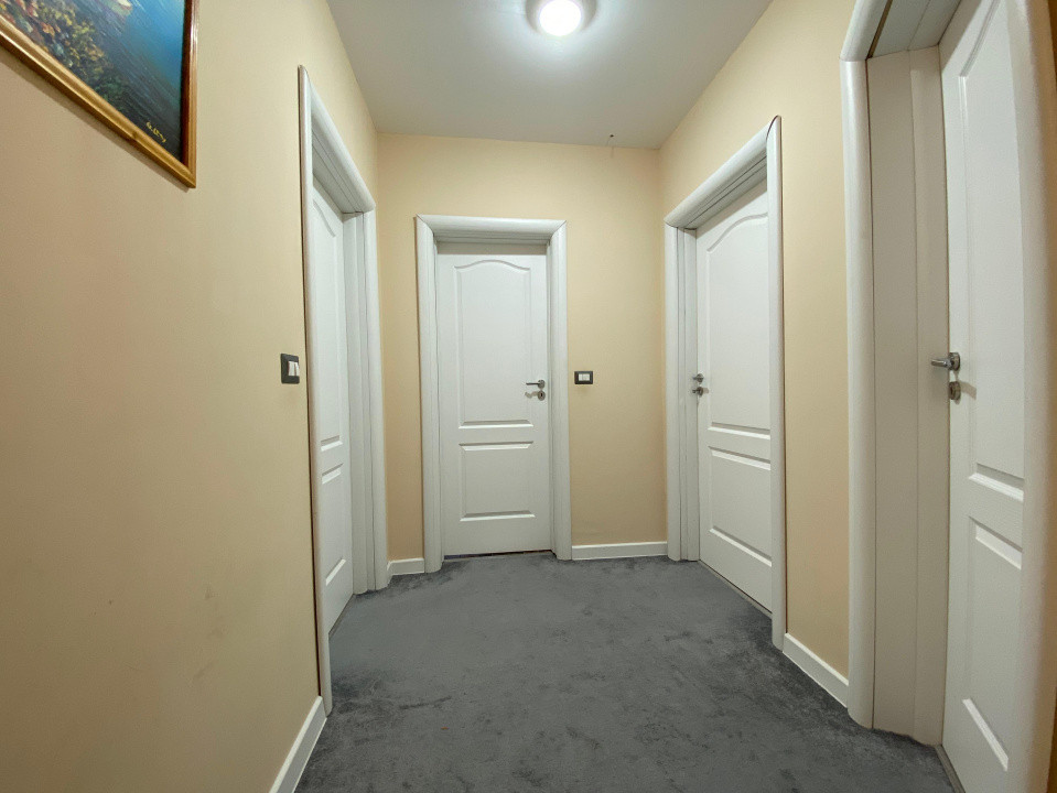 Casa individuala cu garaj 4 camere 