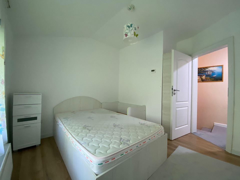 Casa individuala cu garaj 4 camere 