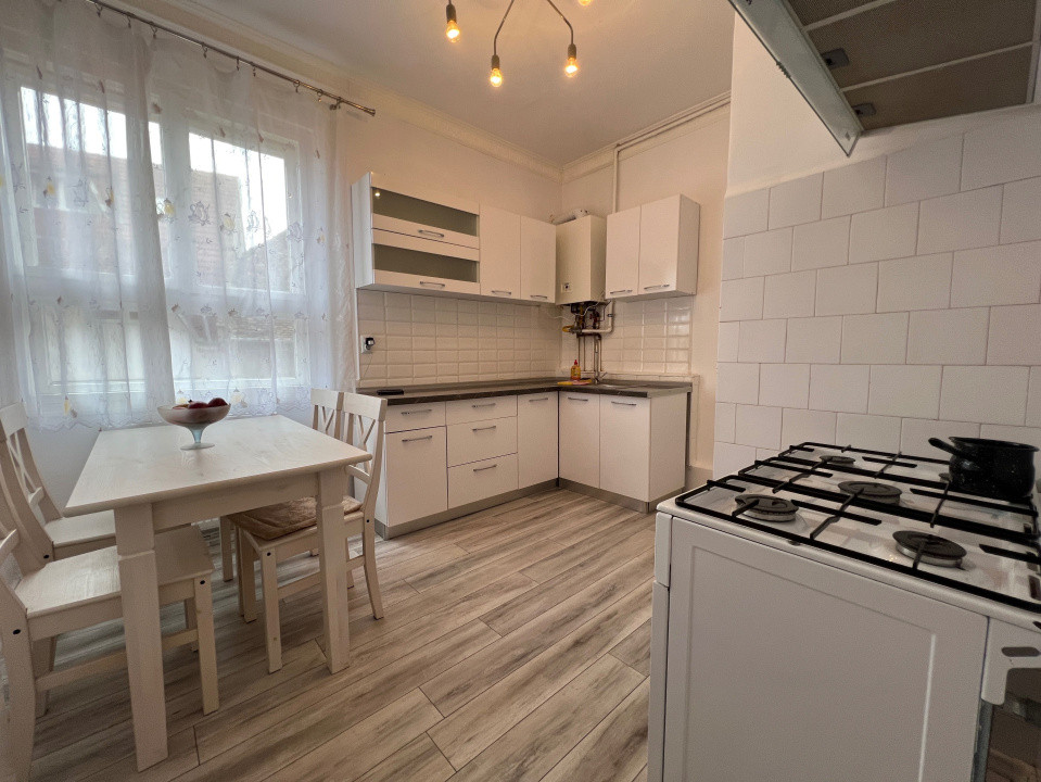 Apartament la casă de închiriat – 3 camere | 110 mp | zona Piața Cibin