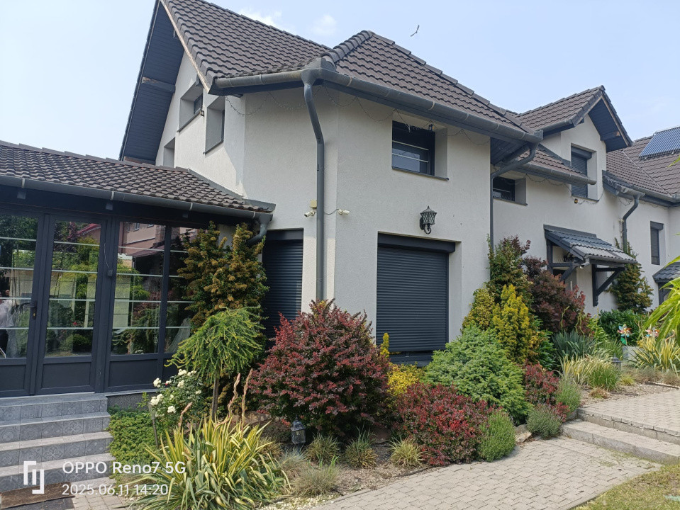 Casă vilă de vânzare în comuna Lunca  judet Mures