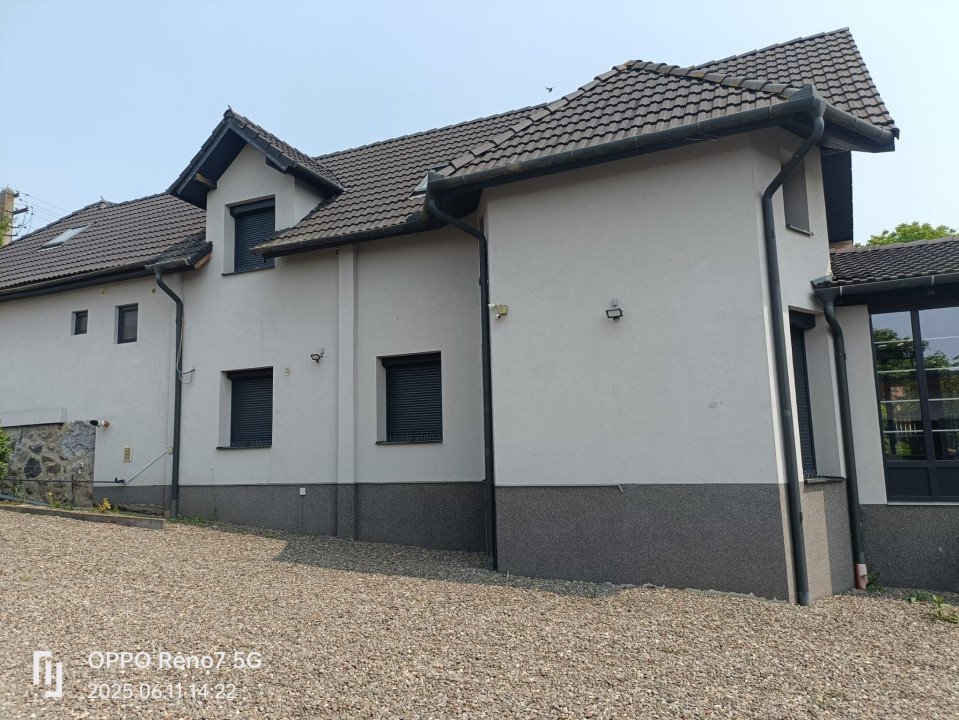 Casă vilă de vânzare în comuna Lunca  judet Mures