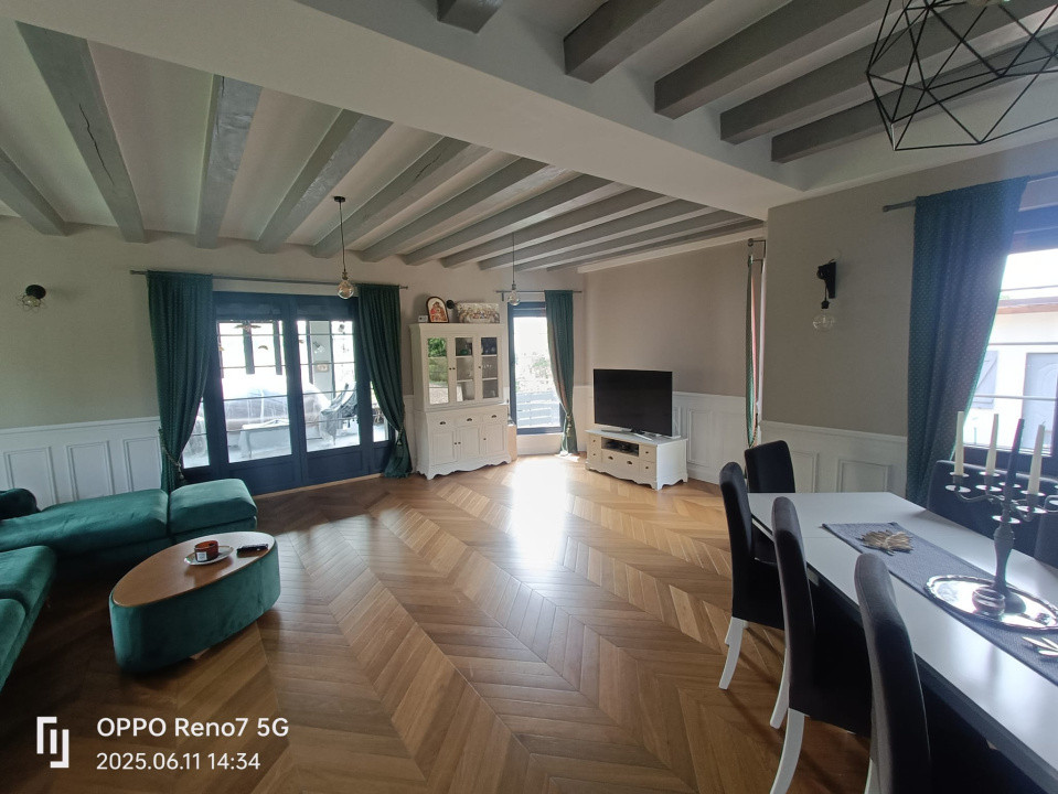 Casă vilă de vânzare în comuna Lunca  judet Mures