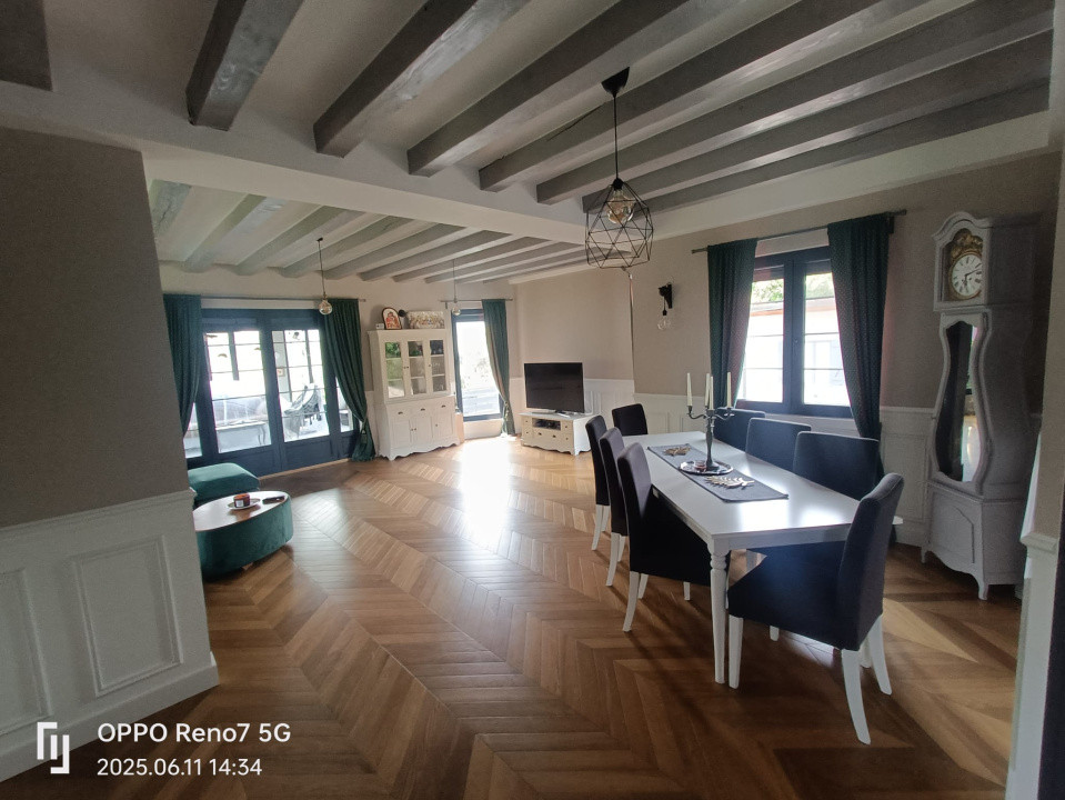 Casă vilă de vânzare în comuna Lunca  judet Mures