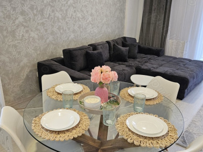 Prima închiriere – Apartament cu 2 camere în Soho Residence, Triaj – Coresi Mall