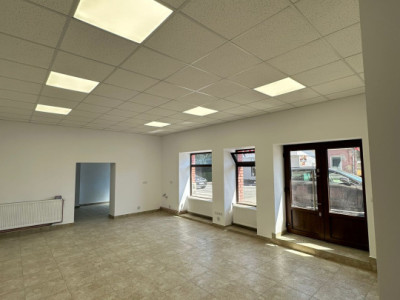 Spatiu comercial de închiriat  Reghin 