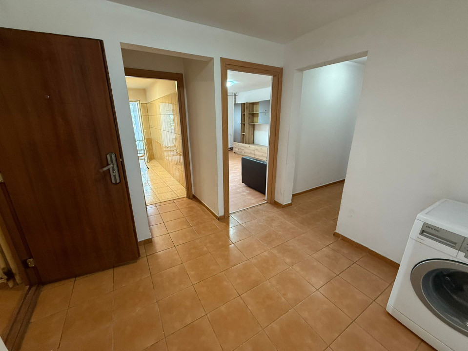 Apartament 3 camere, decomandat, 76mp, etajul 1, 1 Mai, Ciuperca.