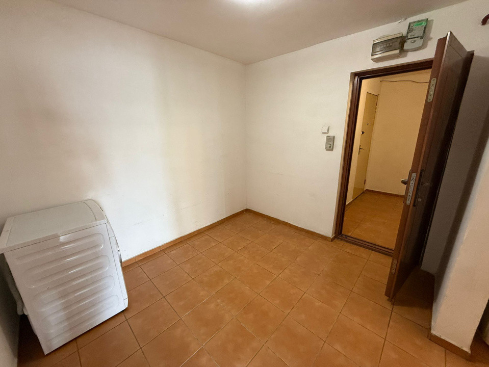 Apartament 3 camere, decomandat, 76mp, etajul 1, 1 Mai, Ciuperca.