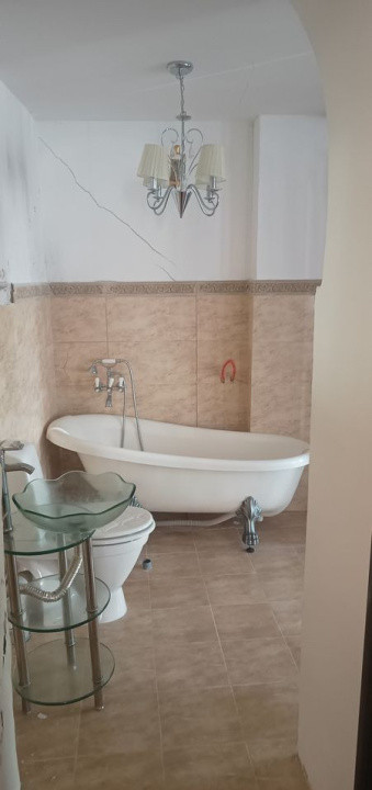 Apartament de vânzare 2 camere | 130 mp+demisol generos | Ultracentral