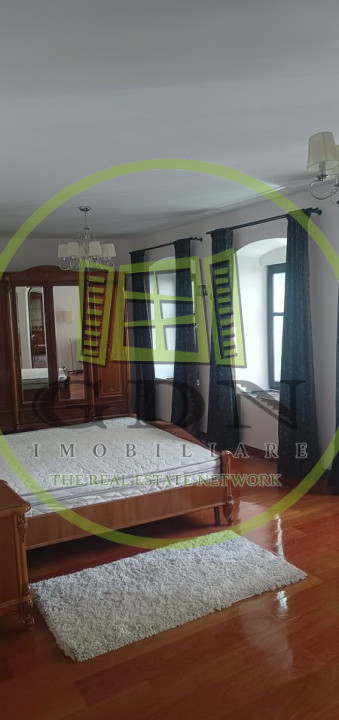 Apartament de vânzare 2 camere | 130 mp+demisol generos | Ultracentral