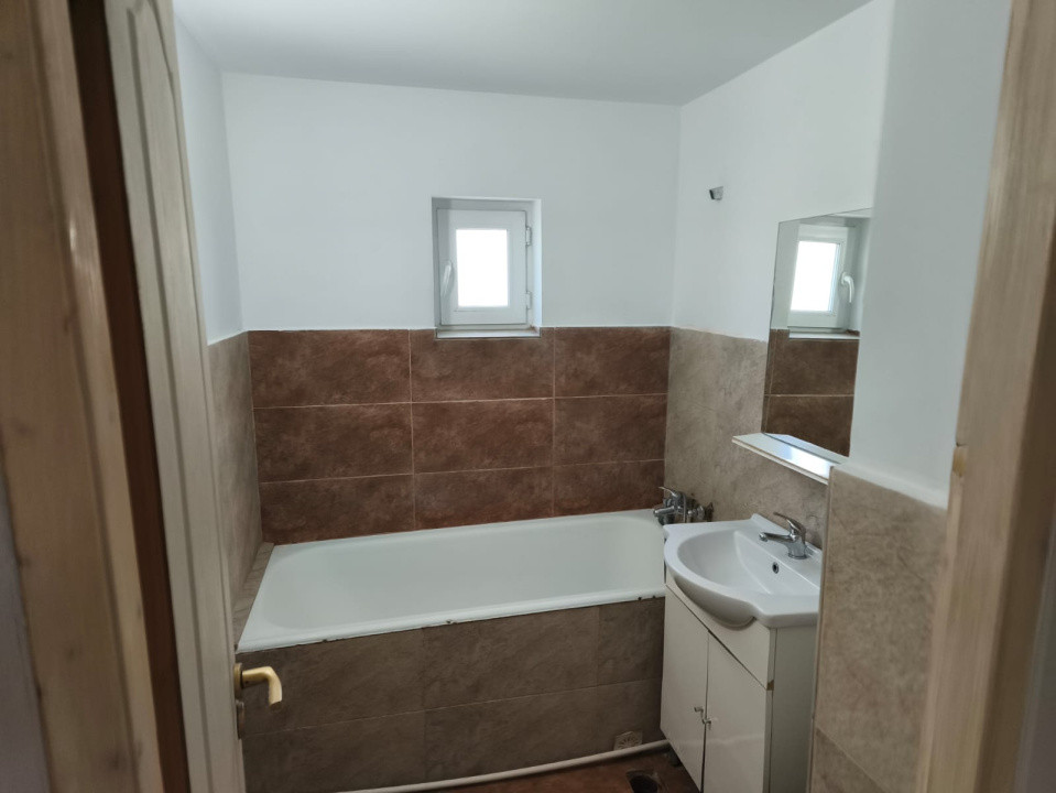APARTAMENT DE VANZARE, 3 CAM,PARTER