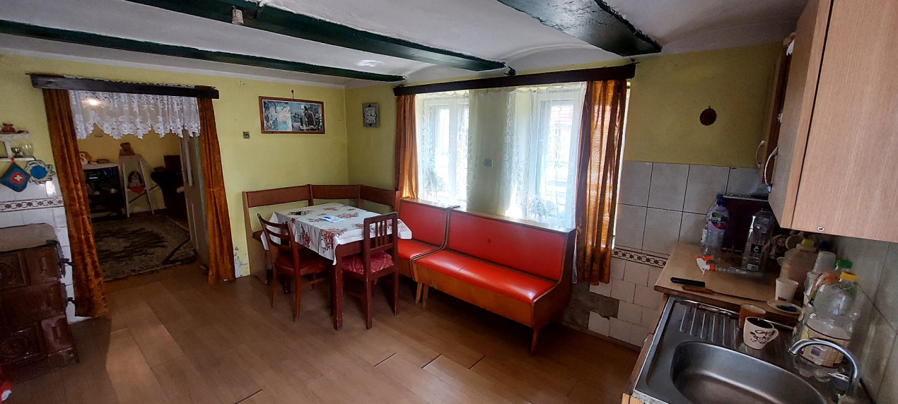 Casa 4 camere cu teren de 1429mp spre vanzare in Altina