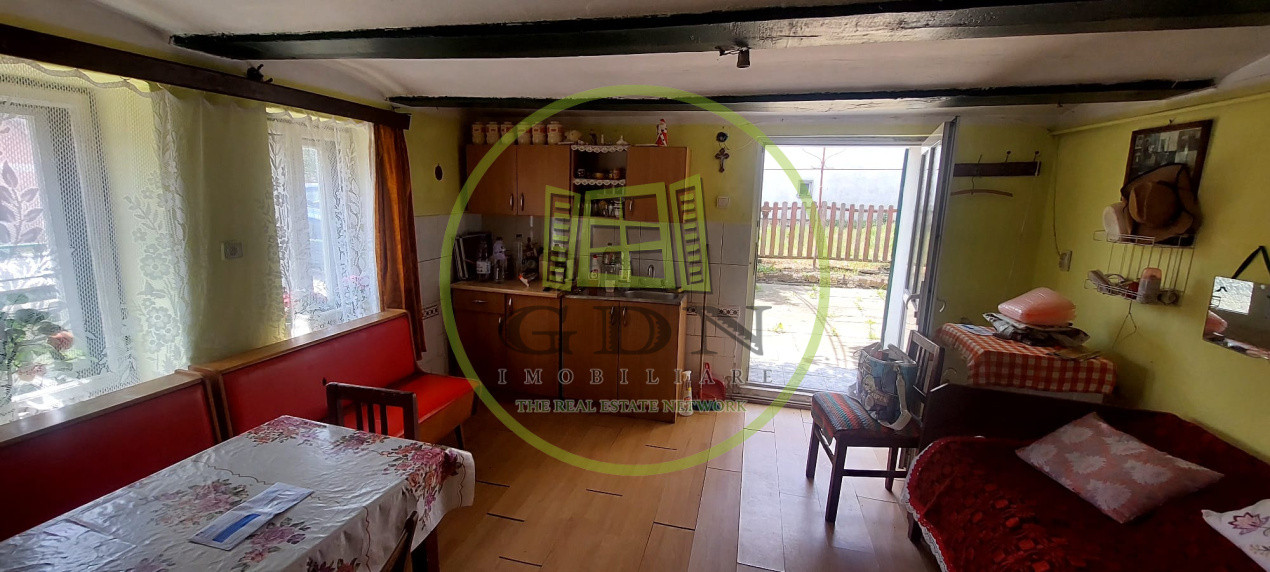 Casa 4 camere cu teren de 1429mp spre vanzare in Altina